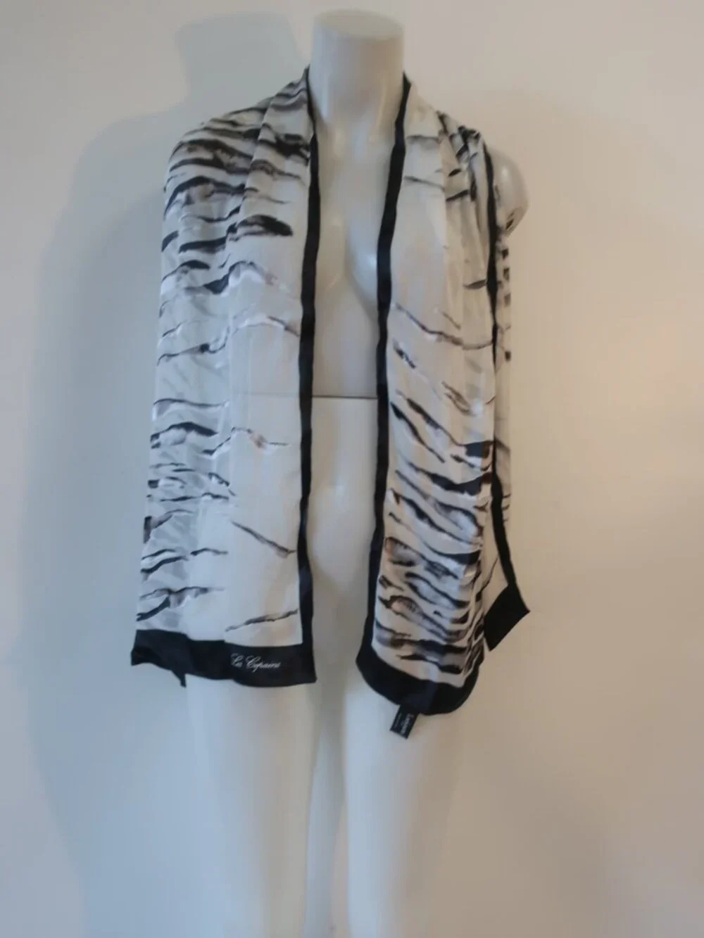 Womens Larioseta Como Les Copains White Black (Item- 159) Zebra Print Silk Scarf